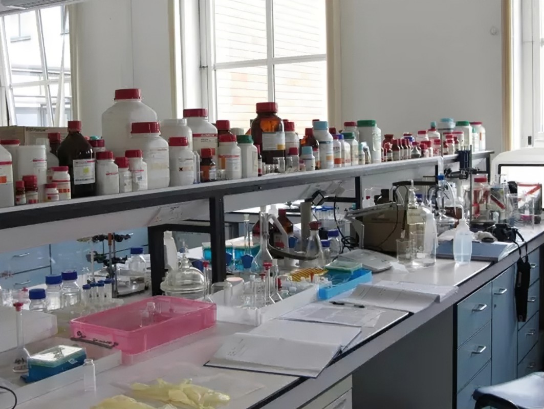 化學(xué)實(shí)驗(yàn)室 化學(xué)實(shí)驗(yàn)室