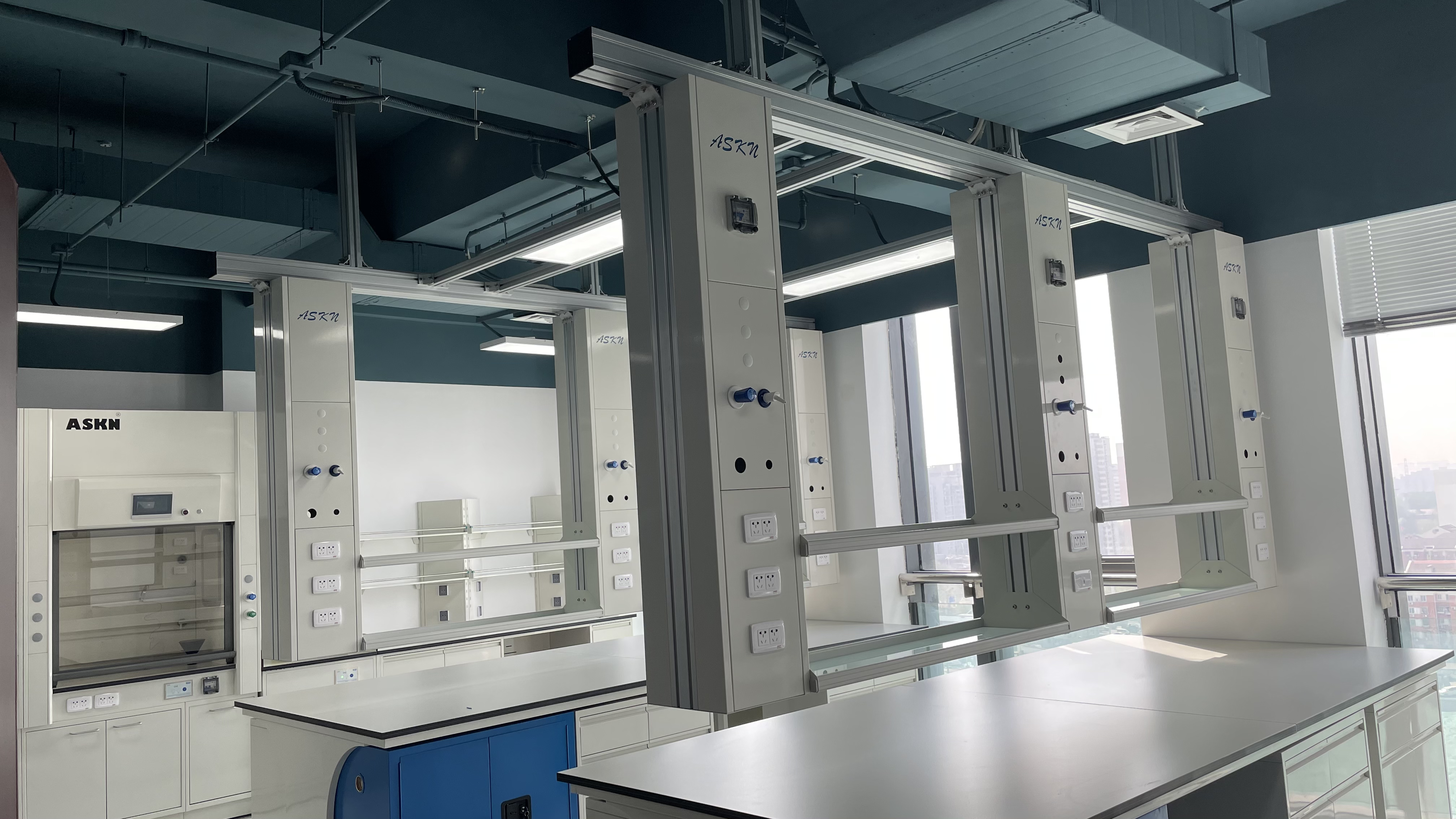 功能柱型實(shí)驗(yàn)臺(tái)